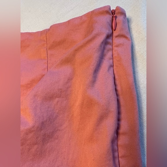 Talbots. Pink stretch, cotton capri pants. Side zipper. Worn only a few times. - Picture 2 of 4